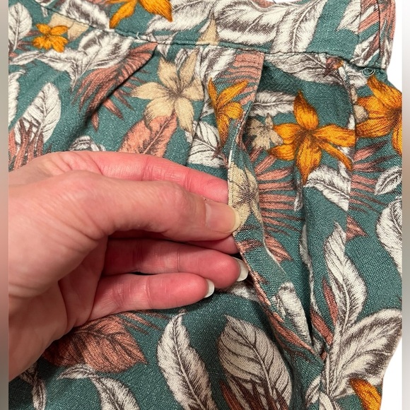 Aeropostale Floral Print Linen Blend Shorts Size S - Picture 4 of 6